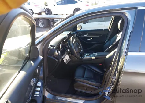 2017 Mercedes-Benz Glc 300 z USA, uszkodzony, nr VIN WDC0G4JB2HV009505